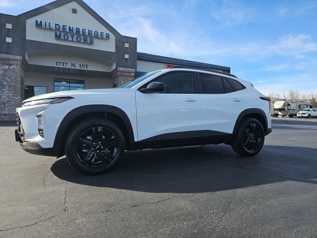 2026 Chevrolet Trax ACTIV in Summit White — front three-quarter view